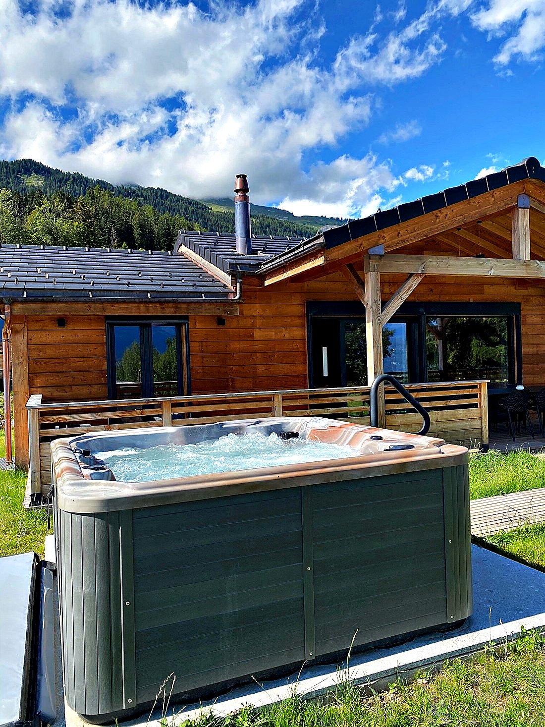 Deluxe-Chalet in Anzère mit privatem Whirlpool und Bergblick